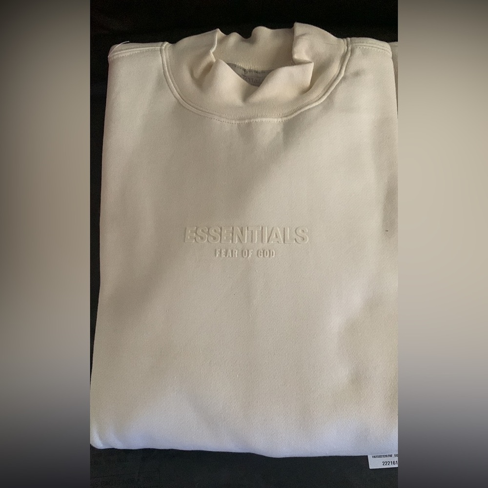 Essentials relaxed crew neck eggshell size S